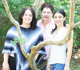 Jo with daughters Christina nd Carrie